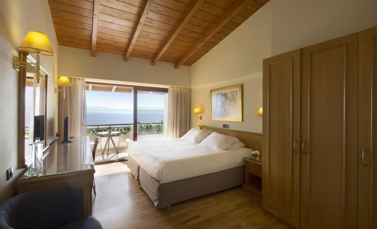 SEA VIEW DELUXE ROOM (2) (Copy)